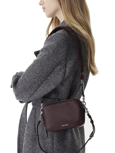 SIGNATURE LOGO STRAP Estuche para cámara con doble función dulce de azúcar - Bolsos Mujer