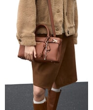 GUESS GREGORIA Bolso mediano con bandolera COGNAC - Bolsos Mujer - 5