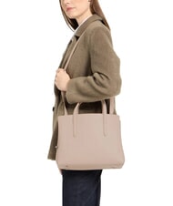 COCCINELLE SWAP Bolso de mano de cuero martillado rosa polvo - Bolsos Mujer - 4