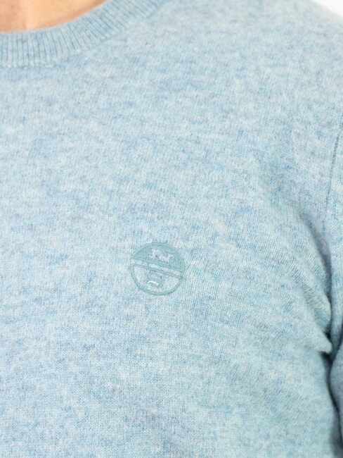 N|S Su&eacute;ter de cuello redondo con bordado del logo azul polvoriento - Su&eacute;teres de los hombres