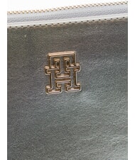TOMMY HILFIGER TH MONOGRAM Clutch tipo sobre con correa de mu&ntilde;eca plata met&aacute;lica - Bolsos Mujer - 3