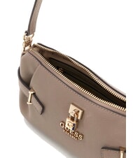 GUESS YESBA Bolso bandolera peque&ntilde;o con charm marr&oacute;n oscuro - Bolsos Mujer - 5
