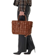 GUESS MARION Bolso tejido con bandolera COGNAC - Bolsos Mujer - 5