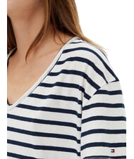 TOMMY HILFIGER TH Camiseta de corte relajado con cuello en V bret&oacute;n crudo/azul marino oscuro stp - camiseta - 4