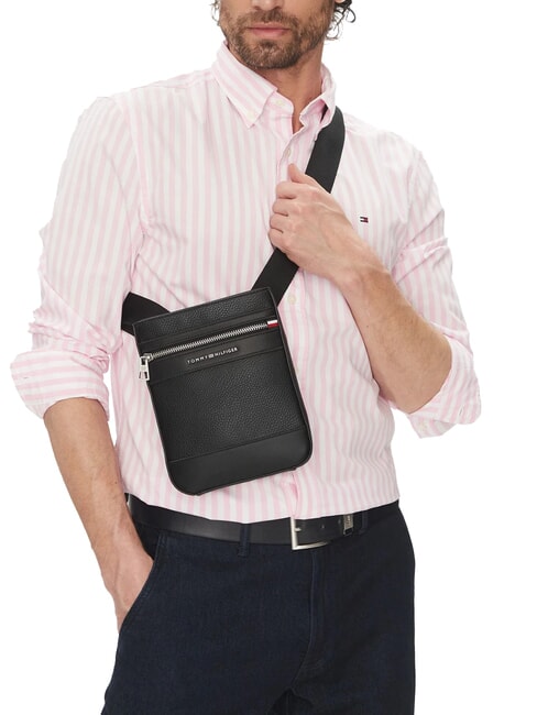 TH CENTRAL Bolso plano peque&ntilde;o negro - Bandoleras Hombre