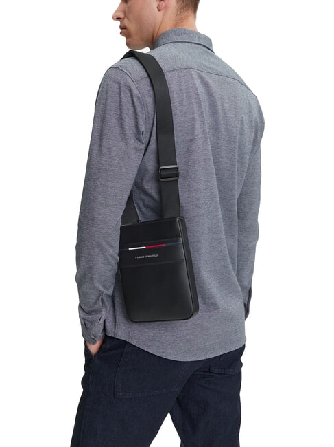 TH FOUNDATION Bolso peque&ntilde;o plano de nailon negro - Bandoleras Hombre