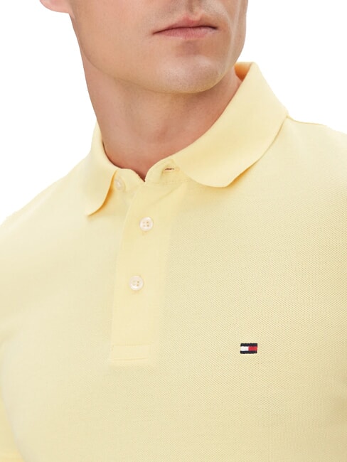 1985  1985 playera tipo polo de corte slim limoncillo - camisa polo