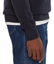 TOMMY HILFIGER TH Su&eacute;ter de cuello redondo con dise&ntilde;o de panal cielo del desierto - Su&eacute;teres de los hombres - 4