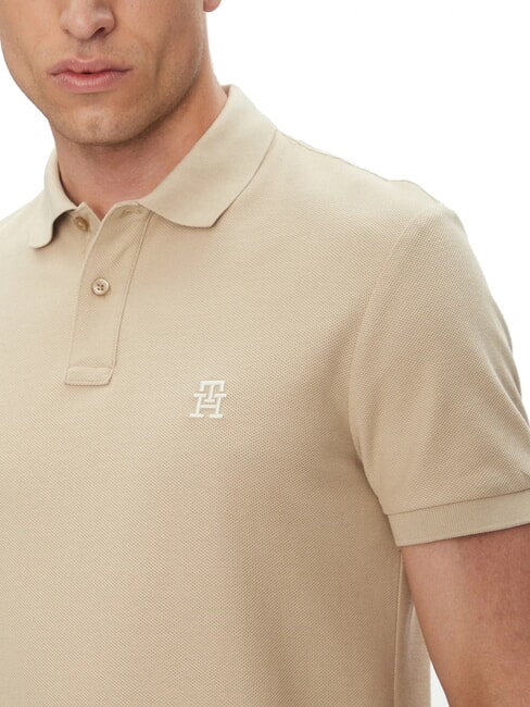 TH Polo de manga corta con bordado de monograma s&aacute;ndalo - camisa polo