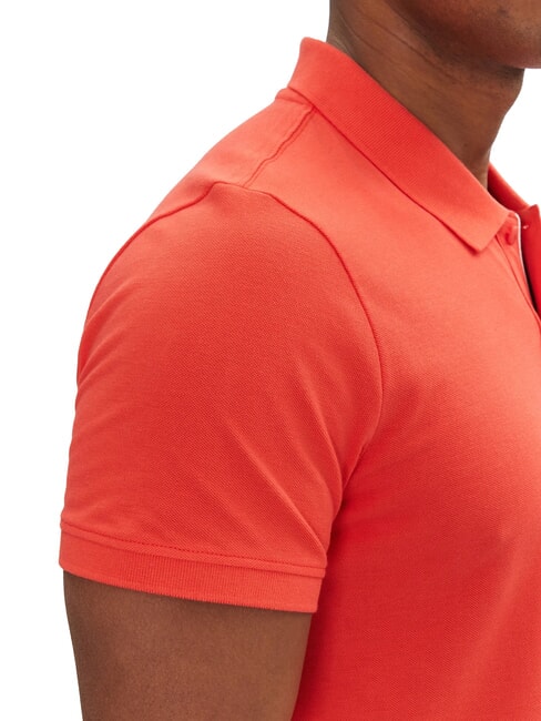 TH JEANS Polo de manga corta con bandera bermell&oacute;n brillante - camisa polo