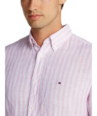 TOMMY HILFIGER TH Camisa de lino a rayas de corte regular rosa cl&aacute;sico / rayas - Camisas de hombre - 3