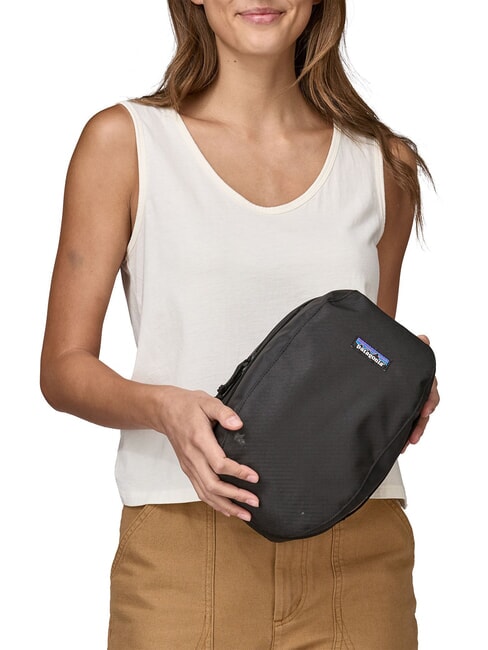 BLACK HOLE CUBE Belleza de viaje 6L negro con negro - Neceser