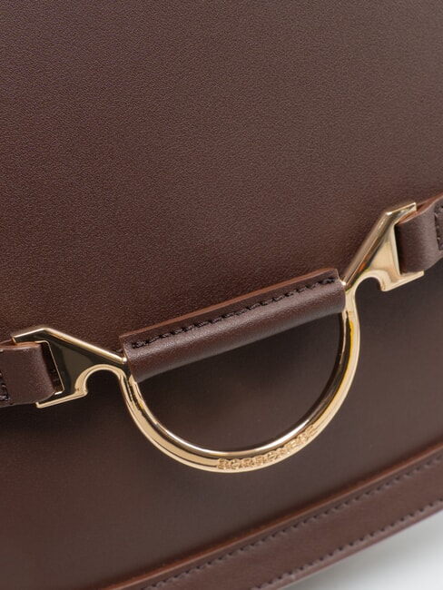 OVAL T Bolso bandolera mediano con solapa chocolate - Bolsos Mujer
