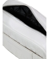 ARMANI EXCHANGE LIZ PEBBLE Bolsa para c&aacute;mara con logotipo en relieve blanquecino - Bolsos Mujer - 4