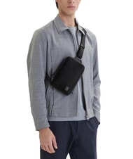 CALVIN KLEIN HARDWARE EMBLEM Bolso de hombro En negro - Bandoleras Hombre - 4