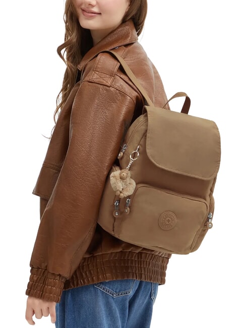 CITY ZIP S Mochila con solapa bronceado temprano - Bolsos Mujer