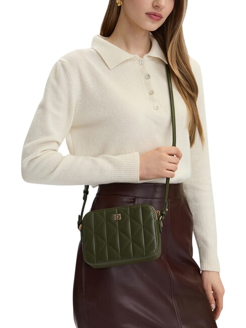 QUILTED EMBLEM Minibolso de hombro cipr&eacute;s - Bolsos Mujer