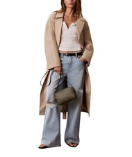 CALVIN KLEIN EMBOSSED LOGO Mini bolso de hombro cipr&eacute;s - Bolsos Mujer - 2