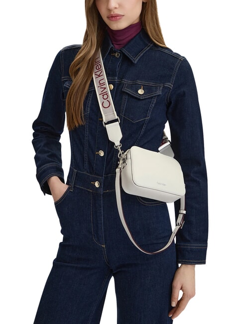 SIGNATURE LOGO STRAP Estuche para c&aacute;mara con doble funci&oacute;n aliso blanco - Bolsos Mujer