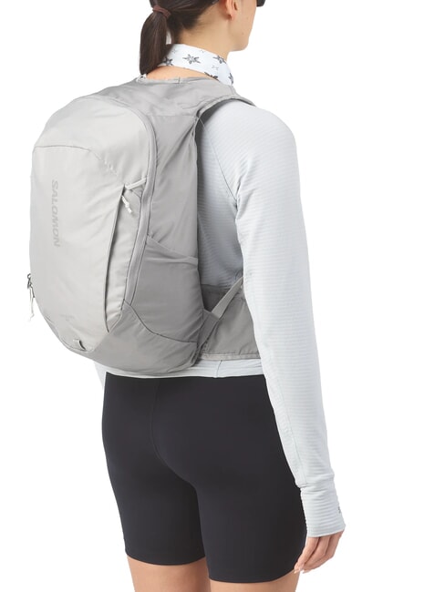 TRAILBLAZER 20 Mochila para exteriores con capacidad para port&aacute;til de 15 pulgadas. aguacero/paloma/nube plateada - Mochilas Escuela & Tiempo Libre