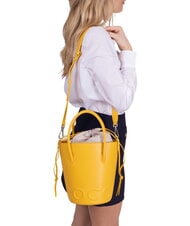 COCCINELLE CAMPIONARIO - MYRTHA MAXI LOG Bolso de mano tipo cubo con correa para el hombro. soleado - Bolsos Mujer - 2