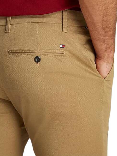 TH BLEECKER Pantalones chinos caqui cl&aacute;sico - Pantalones