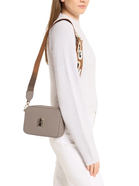GARDENIA Bolso porta c&aacute;mara de piel con estampado keria tonos topo + co&ntilde;ac - Bolsos Mujer