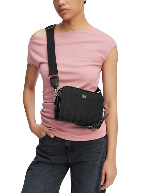 QUILTED NYLON Minibolso de hombro con correa para el hombro. En negro - Bolsos Mujer