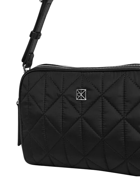 QUILTED NYLON Minibolso de hombro con correa para el hombro. En negro - Bolsos Mujer