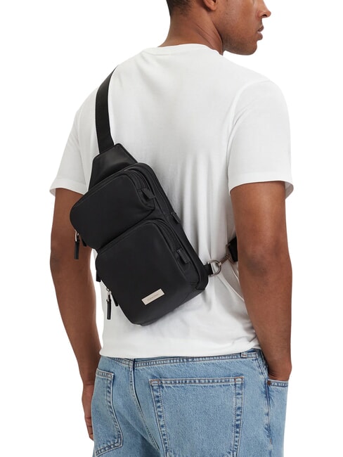 CLEAN SQUARE Bolso de hombro En negro - Bandoleras Hombre