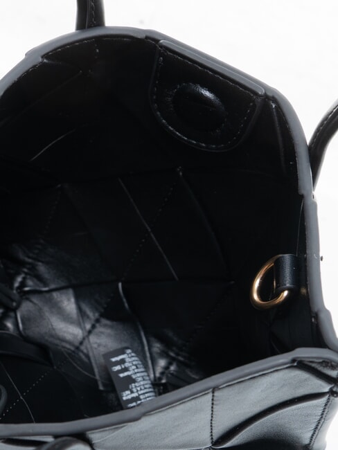 WOVEN Bolso de mano con correa para el hombro En negro - Bolsos Mujer