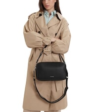 CALVIN KLEIN WEBBING Bolso de hombro con correa para el hombro. En negro - Bolsos Mujer - 2