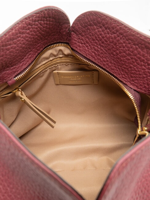 SANDRA Bolso bandolera con correa para el hombro, de piel. rub&iacute; antiguo - Bolsos Mujer