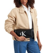 CALVIN KLEIN BOLD CK Bolso de mano con correa para el hombro. blanco y negro - Bolsos Mujer - 2