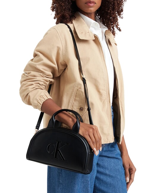 BOLD CK Bolso de mano con correa para el hombro. En negro - Bolsos Mujer