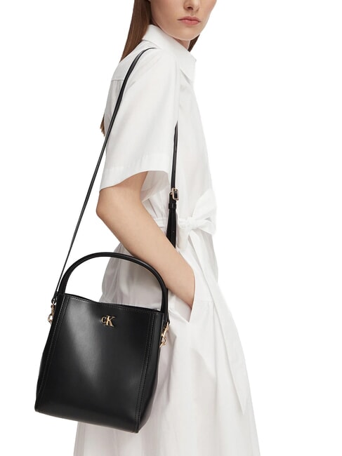 CK CONVERTIBLE Minibolso tipo cubo con correa para el hombro negro - Bolsos Mujer