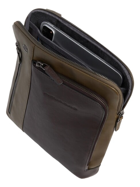BLACK SQUARE  Bolso plano de piel verde / marr&oacute;n oscuro - Bandoleras Hombre