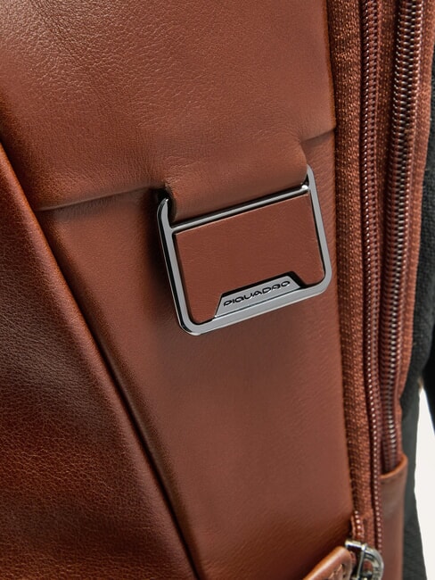 W143 Mochila para port&aacute;til de 15,6". CUERO - Mochilas Escuela & Tiempo Libre