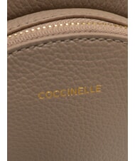 COCCINELLE ALPHA Mochila de cuero topo c&aacute;lido - Bolsos Mujer - 4