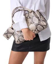GUESS YVONNE LOGO Bolso de mano con correa para el hombro. lalie belleza natural - Bolsos Mujer - 7