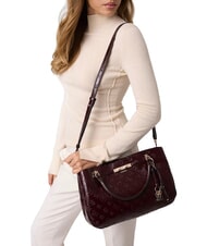 GUESS CARMELLA Bolso de mano con correa para el hombro. logotipo burdeos - Bolsos Mujer - 2